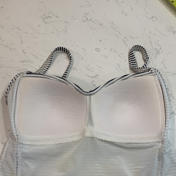 Size 14 Molded Niptuck Swim Top - Picture 3 of 11